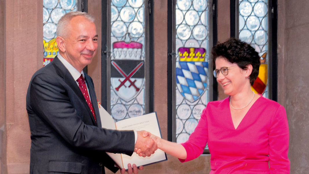 Bundesverdienstkreuz Professor Rumstadt (Foto: A. Kauerz)