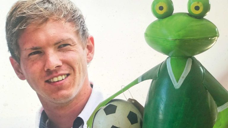 Denn dieser Fußball-Freak ist kein Frosch!