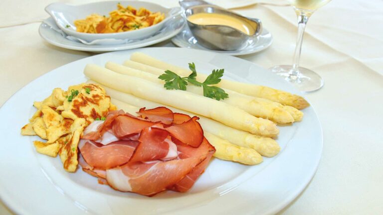 Spargelzeit im Bohrerhof: Kulinarische Highlights